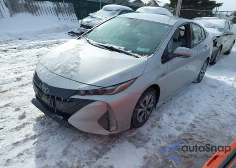 2017 Toyota Prius Prime Premium z USA, uszkodzony, nr VIN JTDKARFP3H3051467